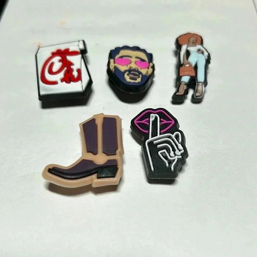 Croc‎ shoe charms random set